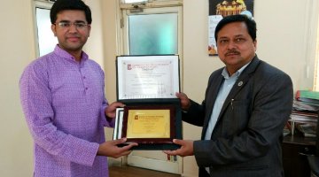 i-SCALE award from GTU to the students for leadership & excellence